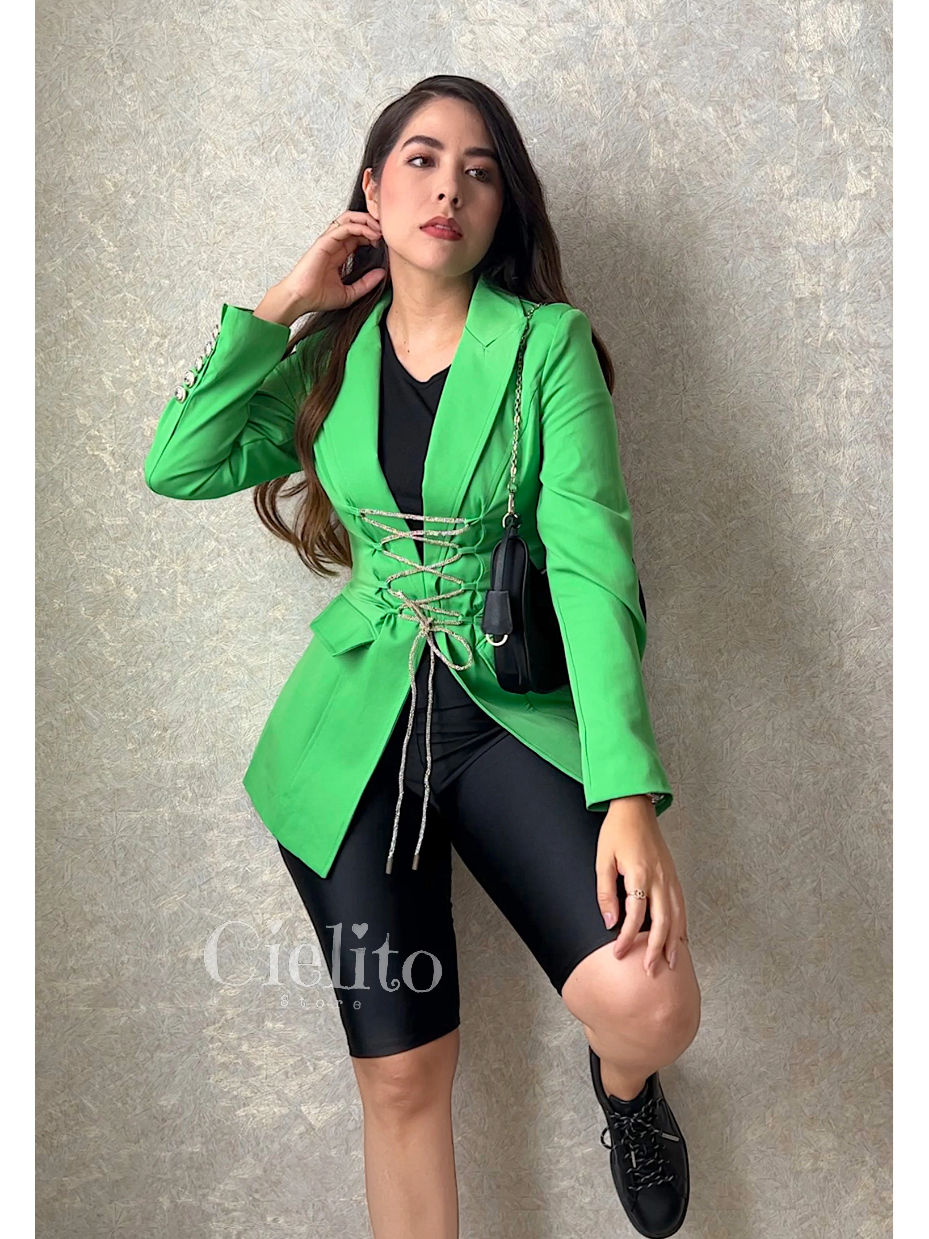 Blazer verde con tira de piedras - Image 5